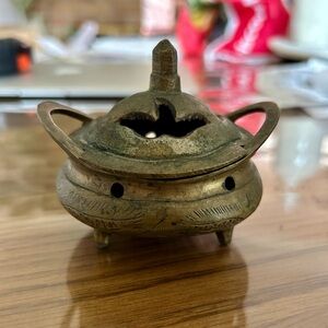 Vintage Chinese brass incense tripod burner with lid